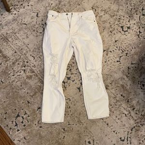 White distressed cropped jeans